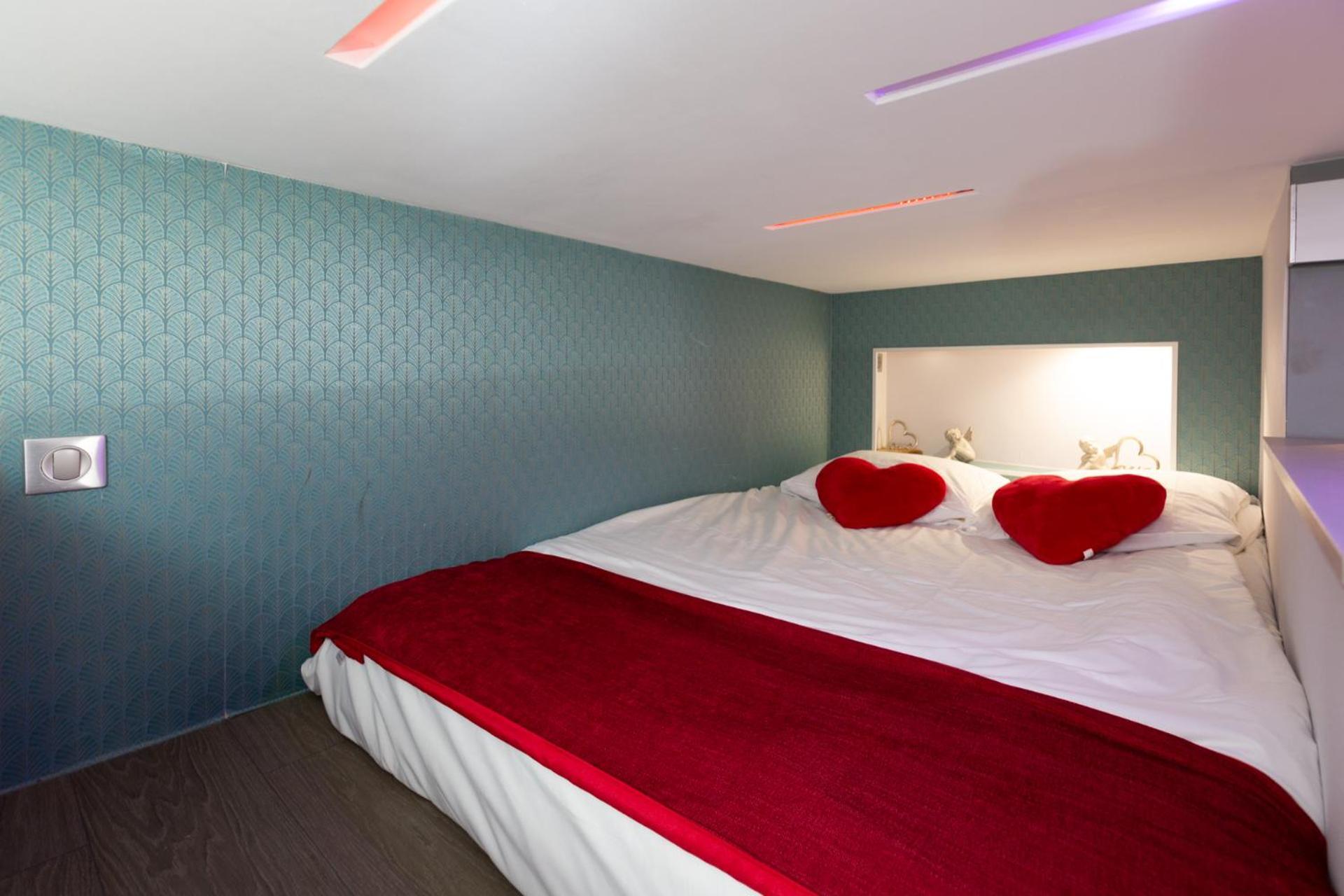 Gites Spa Strasbourg - Studio Romantique, Jacuzzi, Sauna, Terrasse Privee Furdenheim Exterior photo